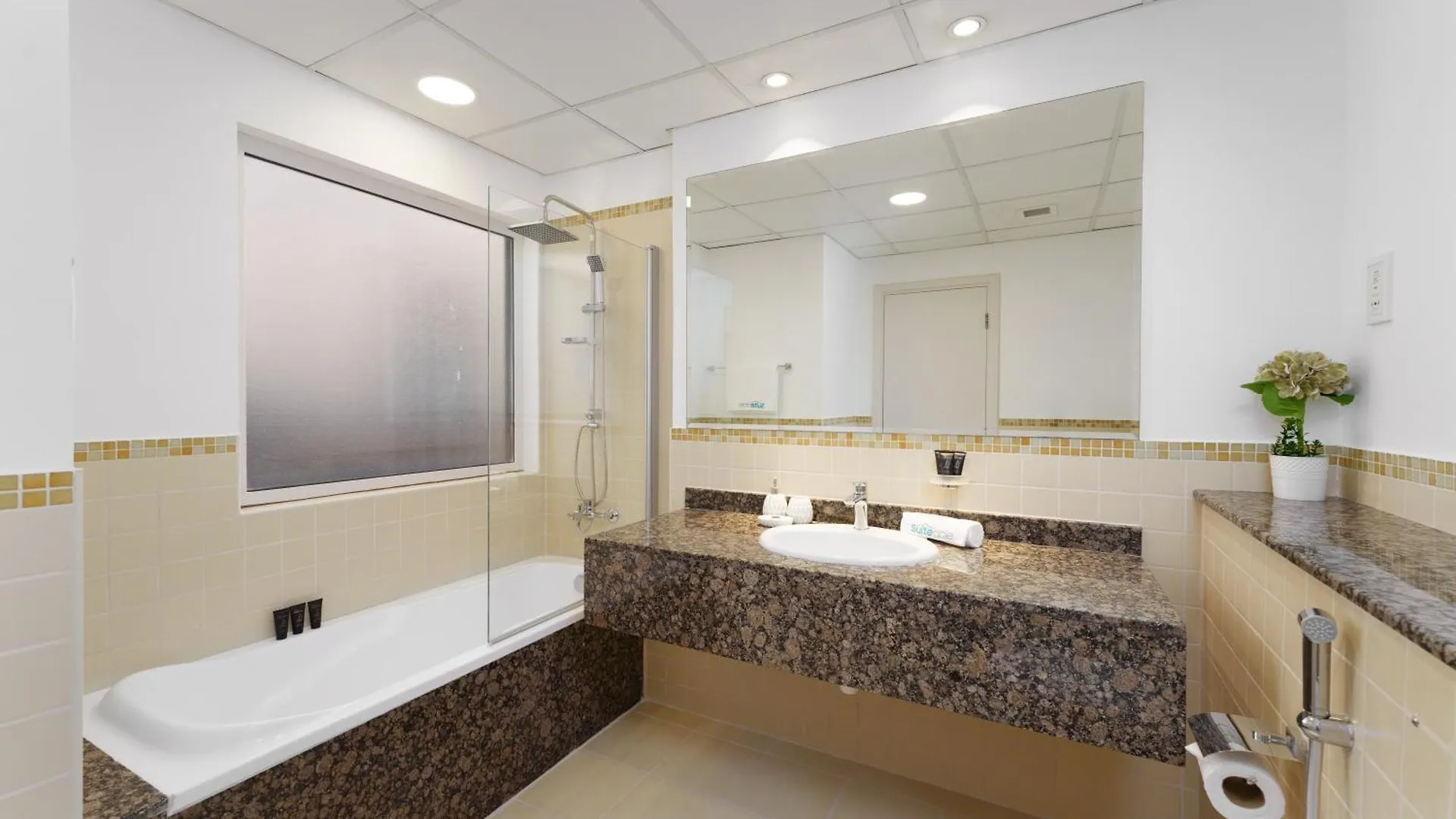 Beautiful 2 Bedroom Retreat In The Heart Of Jbr Dubaj 0*,